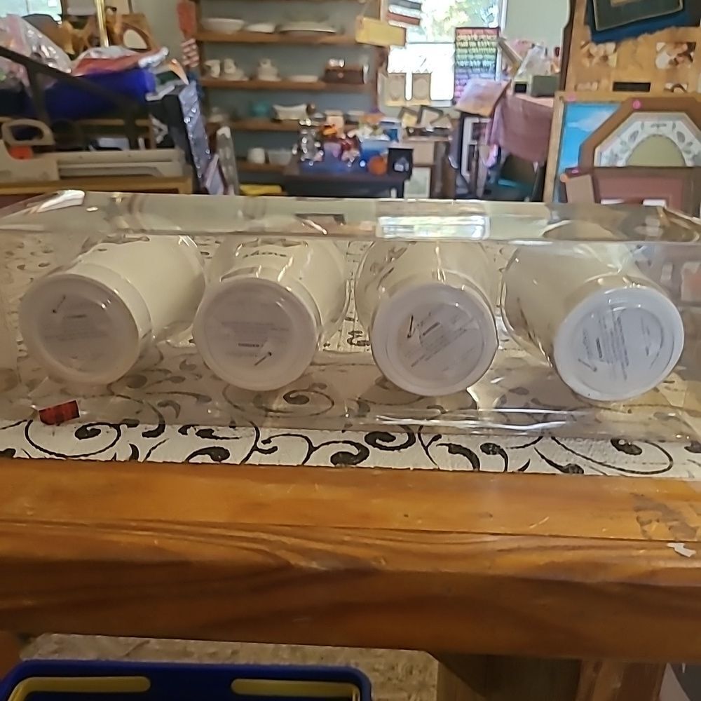 Signature Home Collection Candle Set - Picture 4 of 4
